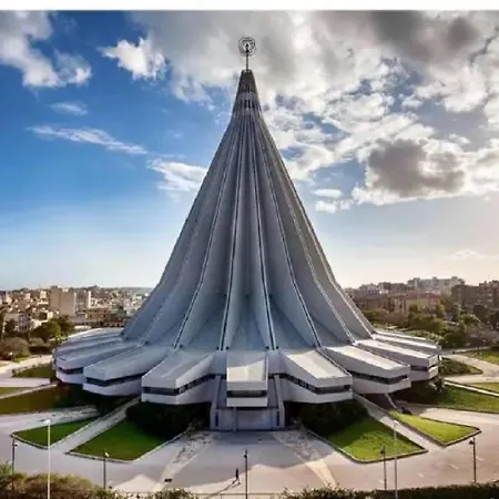 Independent Near Ortigia Island *